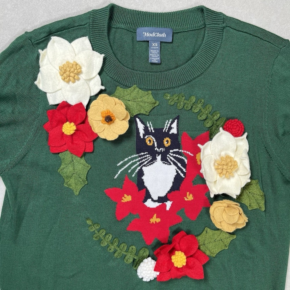 ModCloth Women's Green Purring in Poinsettia Graphic Pullover Sweater Sz XS READ - Picture 2 of 7